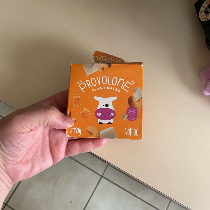 review photo of NOMOO Plant-Based Brasil Queijo Provolone shared by @keylavurraro on 08 May 2022 - review