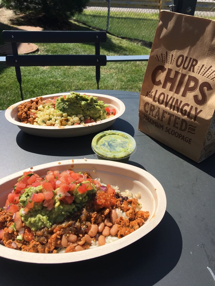 review photo of Chipotle Mexican Grill Sofritas Burrito Bowl shared by @veganbee on 13 Sep 2019 - review