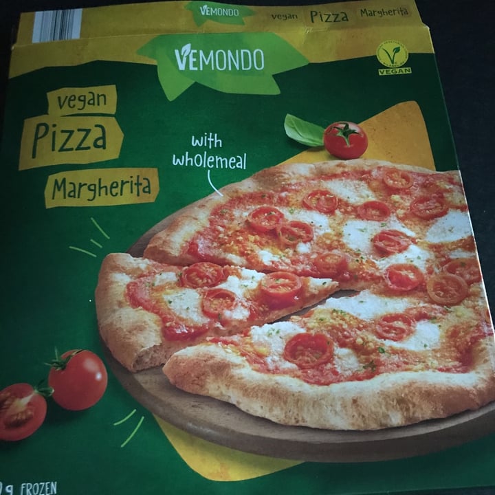 photo of Vemondo Vegan pizza Margherita shared by @mindymoo22 on  14 Aug 2021 - review