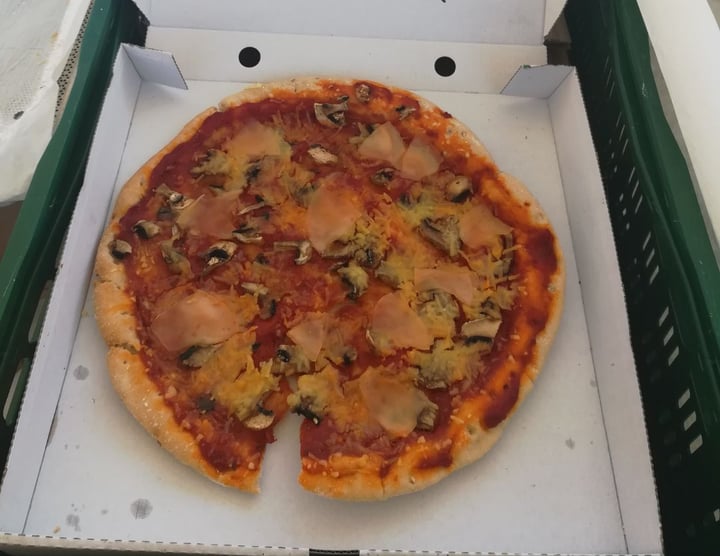 photo of Vegan bombon sin gluten Pizza Jamón shared by @fenix894 on  03 Oct 2019 - review