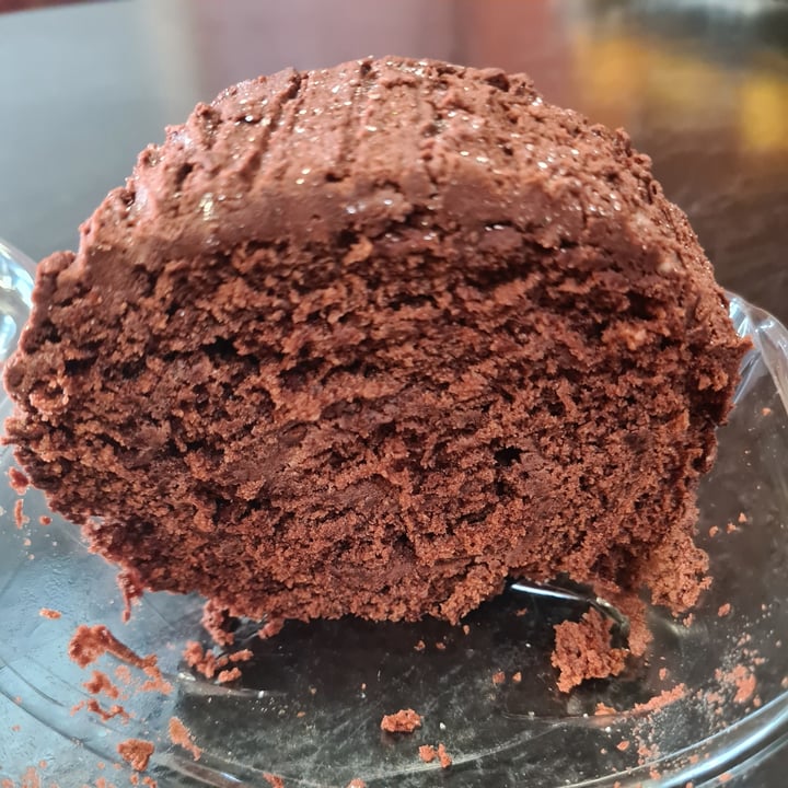 photo of The Vegan Chef Sandton Chocolate Swiss Roll shared by @veronicagroen on  14 Jul 2022 - review