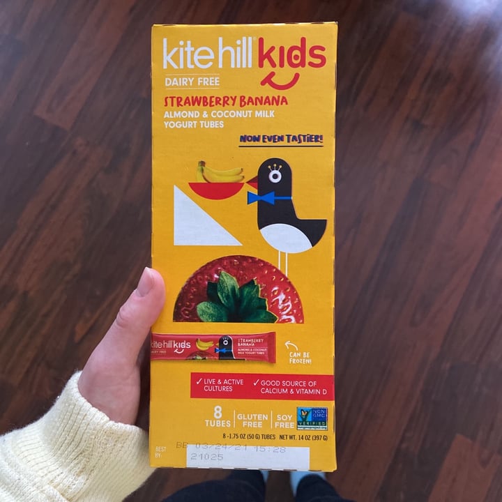 photo of Kite Hill Strawberry & Banana Yogurt tubes shared by @jenvanreenen on  26 Feb 2021 - review