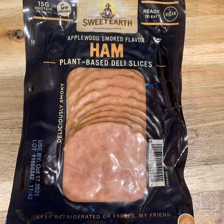 review photo of Sweet Earth Applewood Smoked Flavor Ham Plant Based Deli Slices shared by @soniavegandsurf on 17 Jul 2021 - review