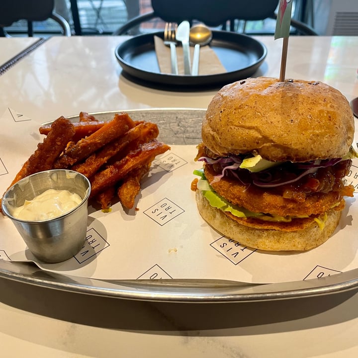 review photo of Vistro Umami Burger shared by @bkkswe on 30 Sep 2021 - review