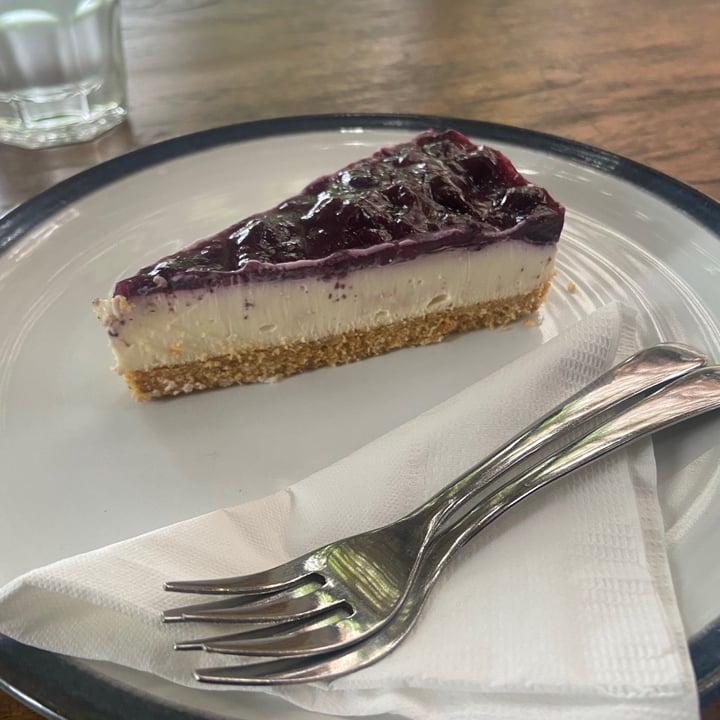 photo of Manggis in Canggu Blueberry cheesecake shared by @marieheidi on  13 Sep 2021 - review