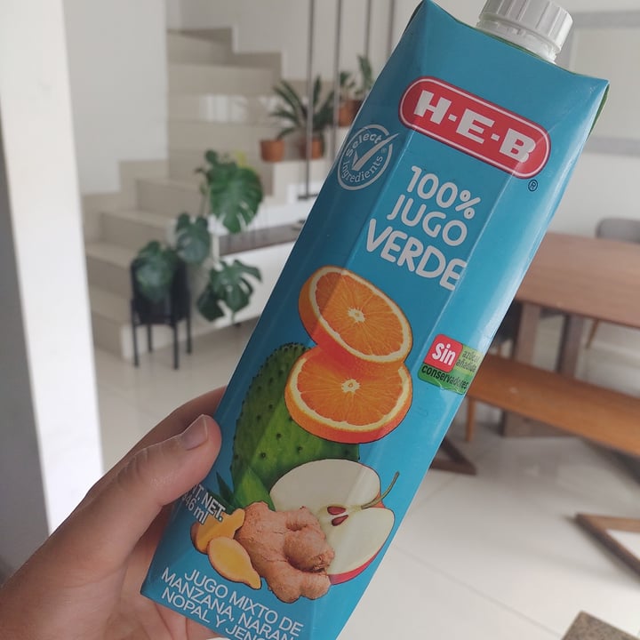 photo of HEB 100% Jugo Verde - Manzana, naranja, nopal y jengibre shared by @yarabotteon on  31 Aug 2022 - review