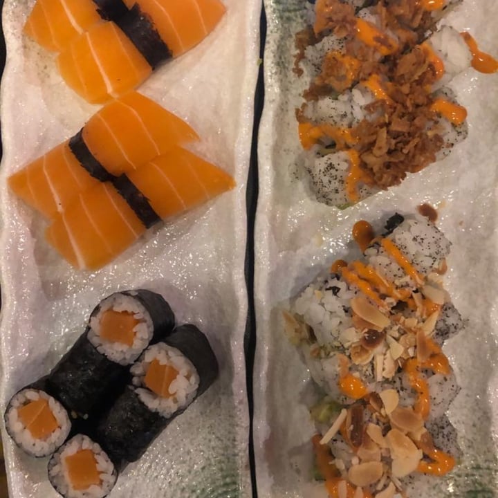 photo of Domò Sushi Nigiri e hosomaki con salmone vegan shared by @ericadavide on  05 Aug 2022 - review