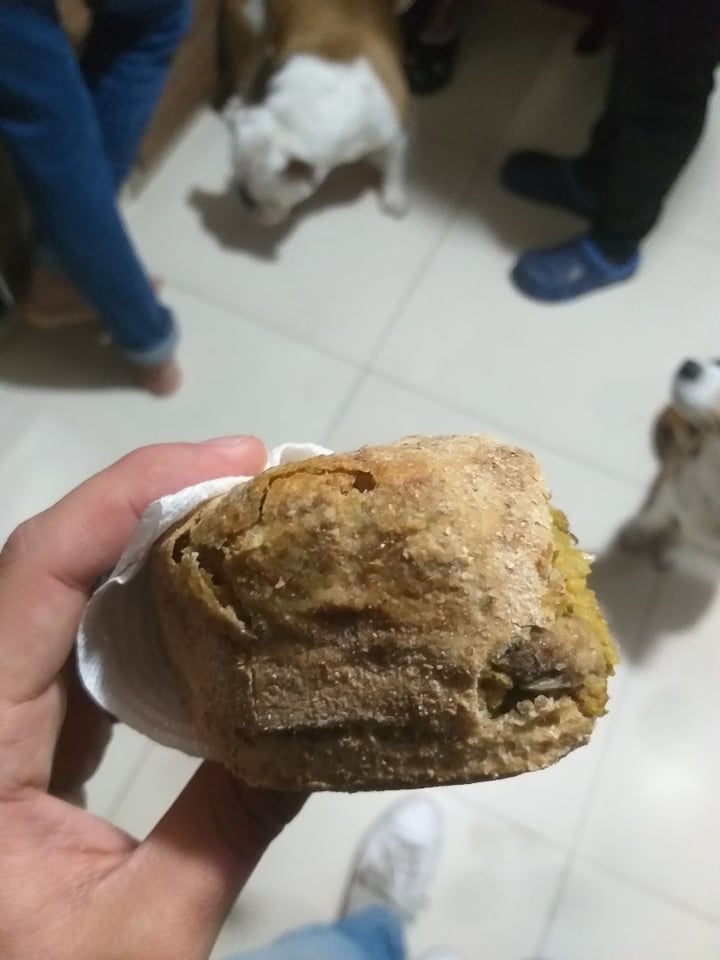 photo of La Mesa Vegetariana Baked Empanada shared by @cabetotal93 on  17 Mar 2020 - review