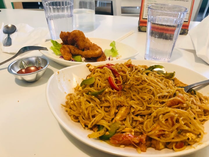 photo of Loving Hut Pad Thai shared by @mvivas10 on  08 Sep 2019 - review