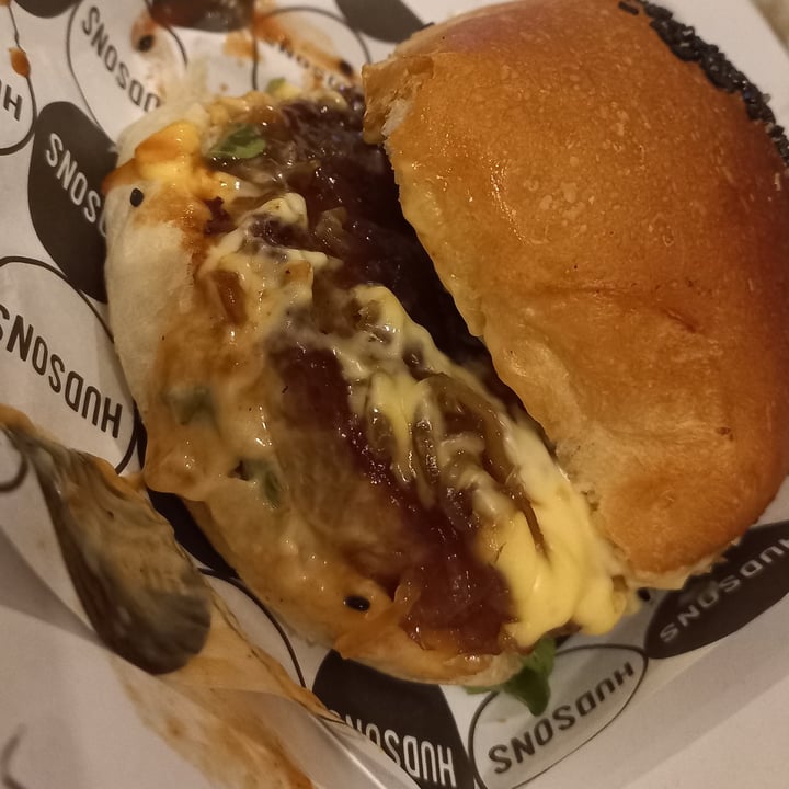 photo of Hudsons The Burger Joint (Parkhurst) the scheckters Raw shared by @vickysveganry on  01 May 2022 - review