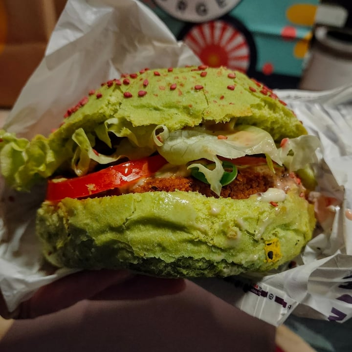 photo of Flower Burger Elf Burger shared by @dratini on  21 Dec 2022 - review