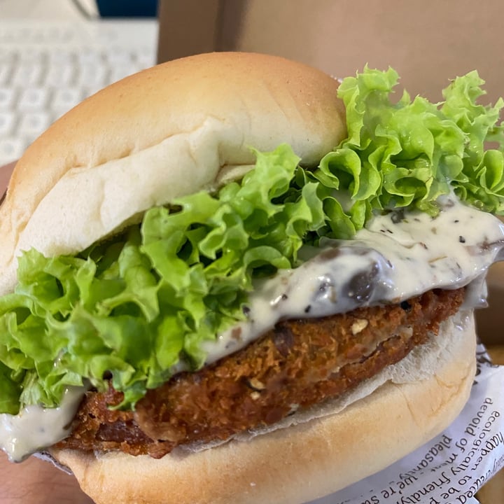 photo of VeganBurg Singapore Creamy Shrooms Burger Meal shared by @willystyleee on  20 May 2021 - review