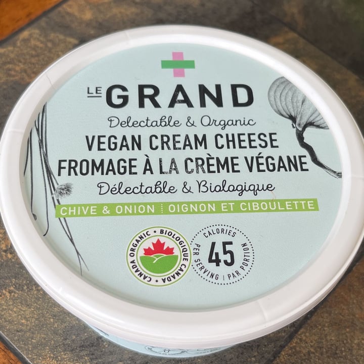 photo of Le Grand Le Grand Chive & Onion Cheese Spread shared by @jenj on  03 Feb 2022 - review