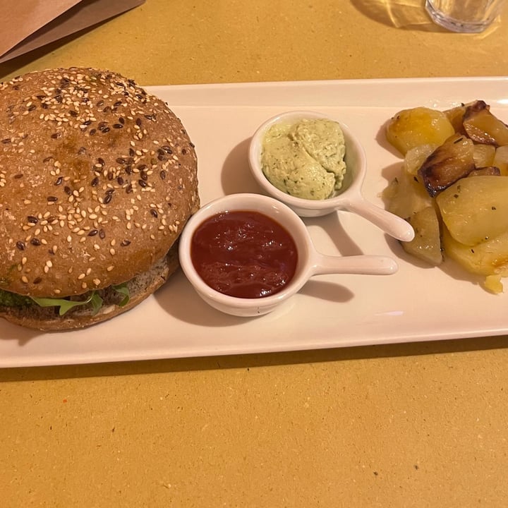 review photo of Lo Fai Beyond Burger shared by @braindome on 30 May 2022 - review