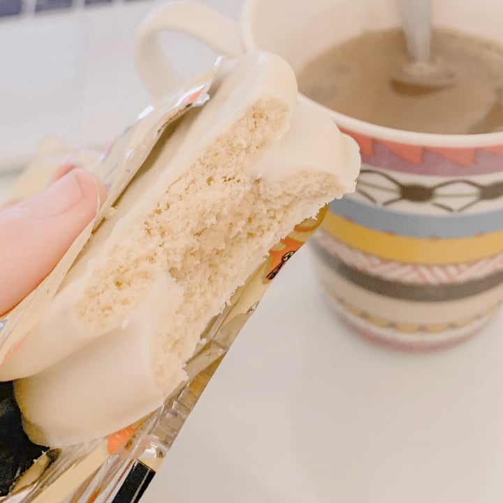 review photo of Un Rincón Vegano Especismo Cero Alfajor Relleno De Mani Con Baño De Repostería Blanco shared by @maryhei on 14 Jul 2022 - review