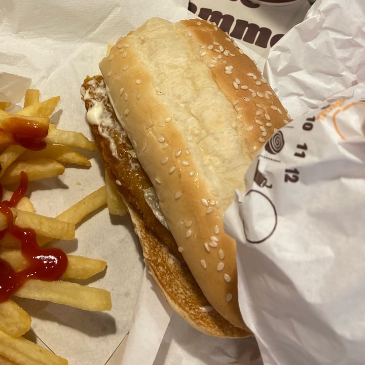 photo of Burger King Plant-based Long Chicken shared by @gioia on  20 Apr 2022 - review