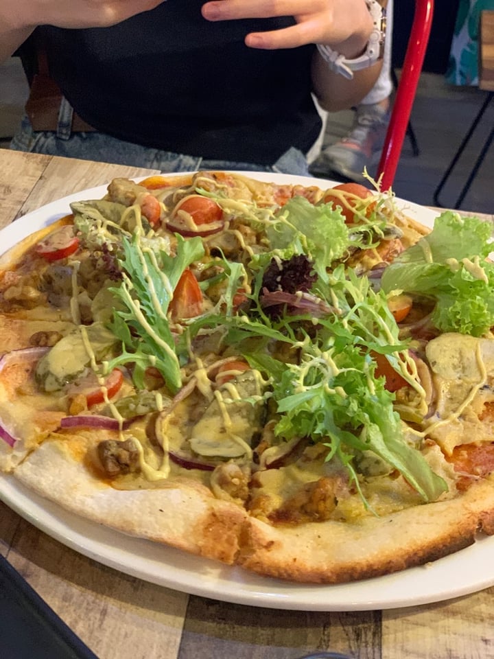 photo of WellSmoocht Truffle Cheeseburger Pizza shared by @choongnotchong on  10 Mar 2020 - review