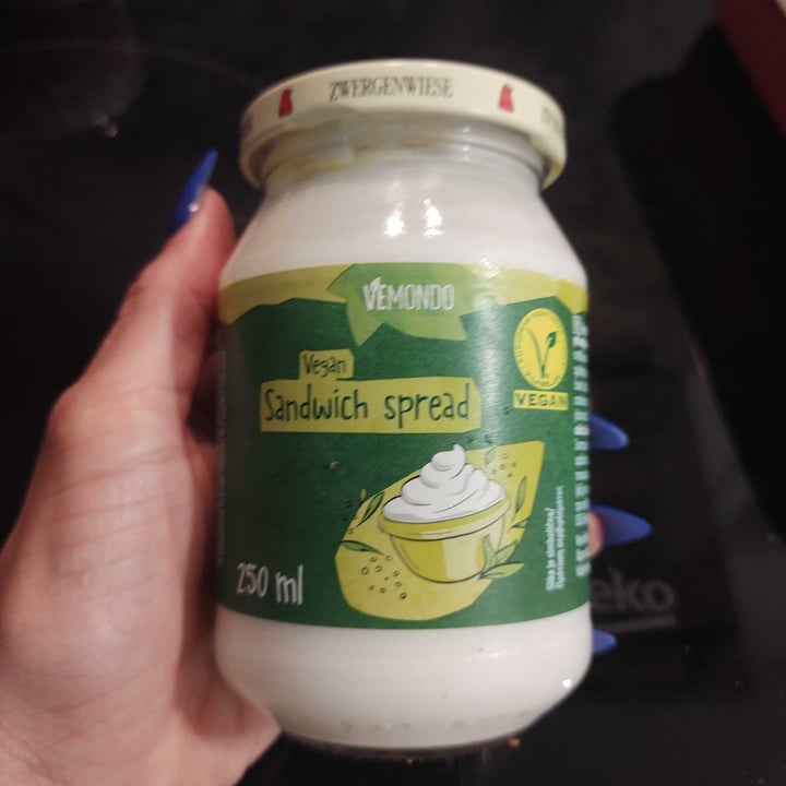 photo of Vemondo Vegan Sandwich Spread shared by @monicamarcos on  14 May 2022 - review