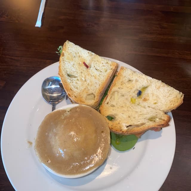 Foto del plato “Chickun Bruschetta Sandwich”