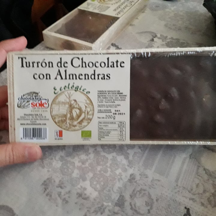review photo of Chocolates Solé Turrón de chocolate con almendras shared by @monifm97 on 20 Dec 2020 - review