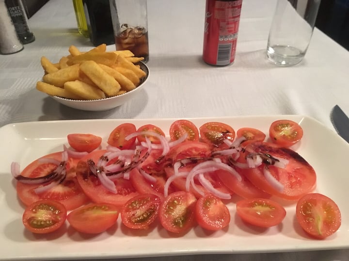 photo of The Hussar Grill Rondebosch Tomato and Onion Salad shared by @jackieamrine on  06 Aug 2019 - review
