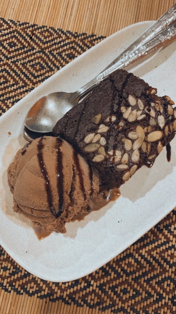 photo of Vegan Heaven Brownie with Ice Cream shared by @mjdanielle on  01 Feb 2020 - review