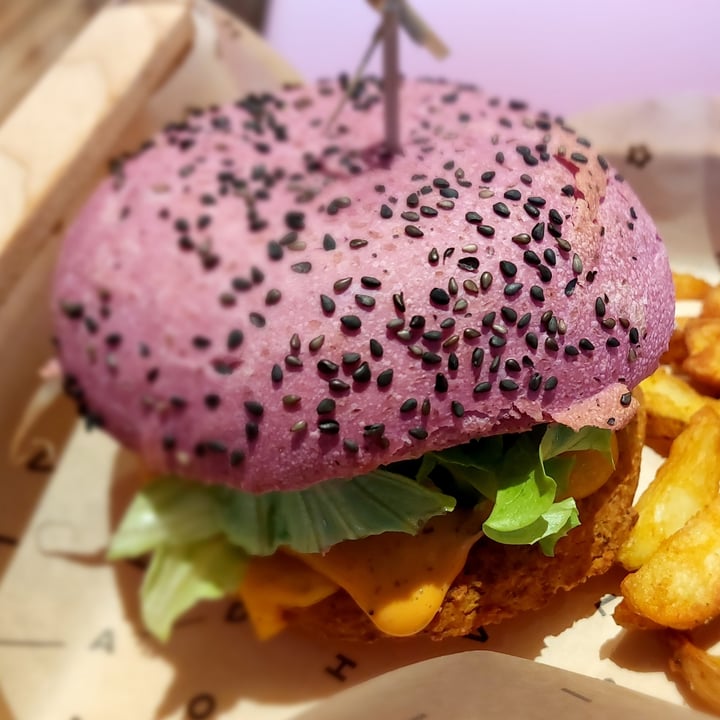 photo of Flower Burger cherry bomb shared by @elladora on  18 May 2022 - review