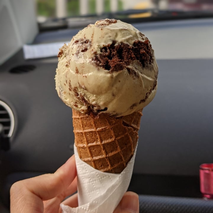 photo of Kind Kones Peppermint Brownie Fudge shared by @oblongboxes on  13 Dec 2020 - review