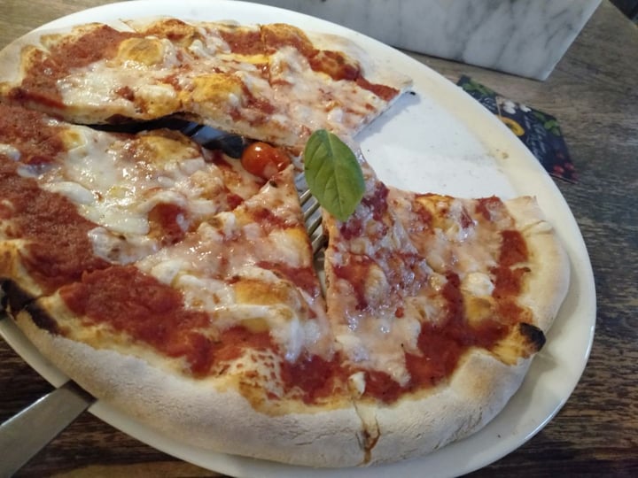 photo of Vapiano Albert Lane Margherita Pizza shared by @sammijo111 on  09 Nov 2019 - review