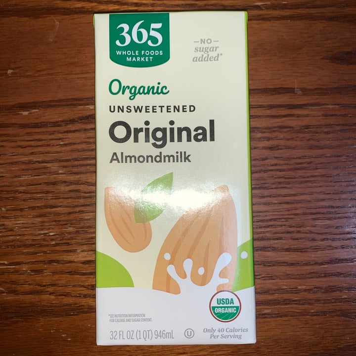 photo of 365 Whole Foods Market 365 Organic Unsweetened Original Almondmilk shared by @usa-ute on  22 Sep 2022 - review