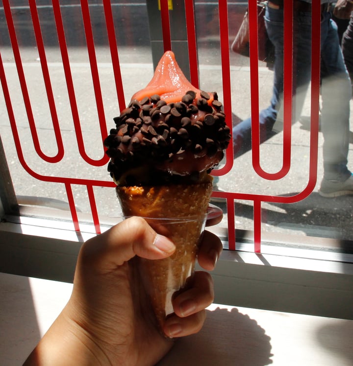 review photo of Chloe's Soft Serve Fruit Co. Strawberry Soft Serve shared by @lianaperez on 23 Aug 2018 - review
