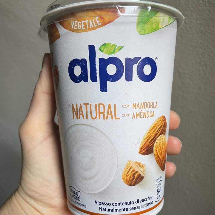 photo of Alpro Yogurt mandorla shared by @annastefani on  25 Mar 2022 - review