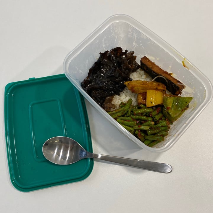 photo of Healthy Vegetarian Food Mixed Veg Rice shared by @minimalisthero on  14 Sep 2020 - review