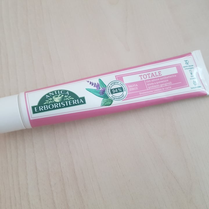 review photo of Antica erboristeria Dentifricio Totale shared by @diddi on 07 Dec 2022 - review