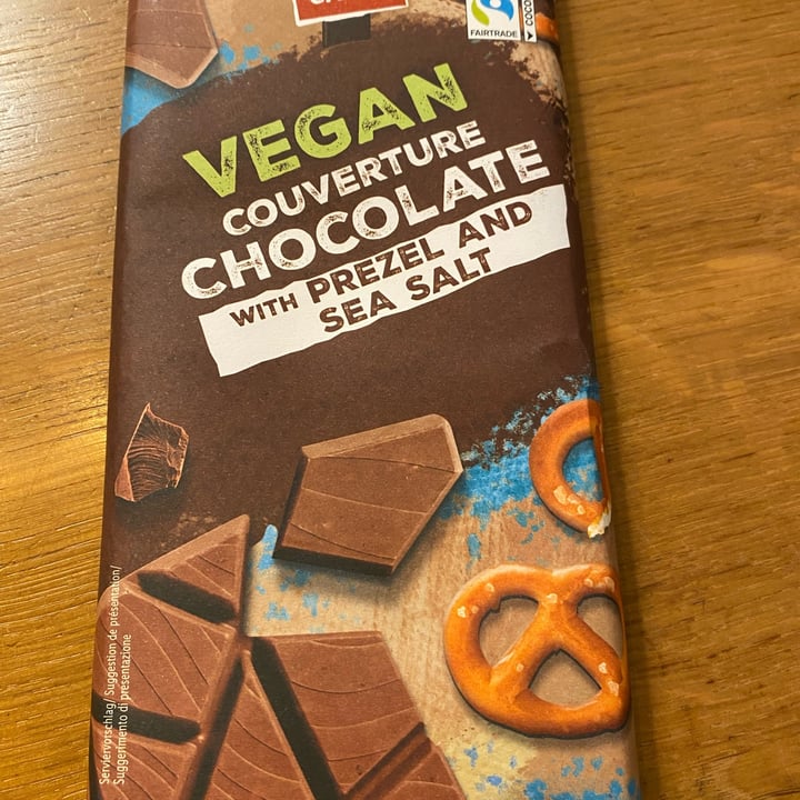 photo of Fin Carré Vegan Couverture Chocolate, with prezel and sea salt shared by @kerent10 on  07 Oct 2022 - review