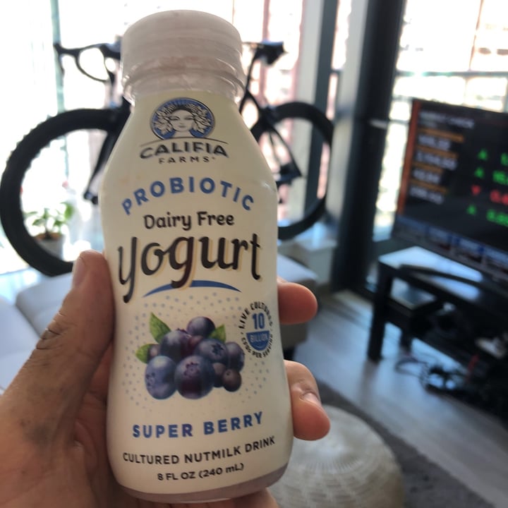 review photo of Califia Farms Probiotic Dairy Free Yogurt Drink Super Berry shared by @wongtonmee on 13 Jul 2020 - review