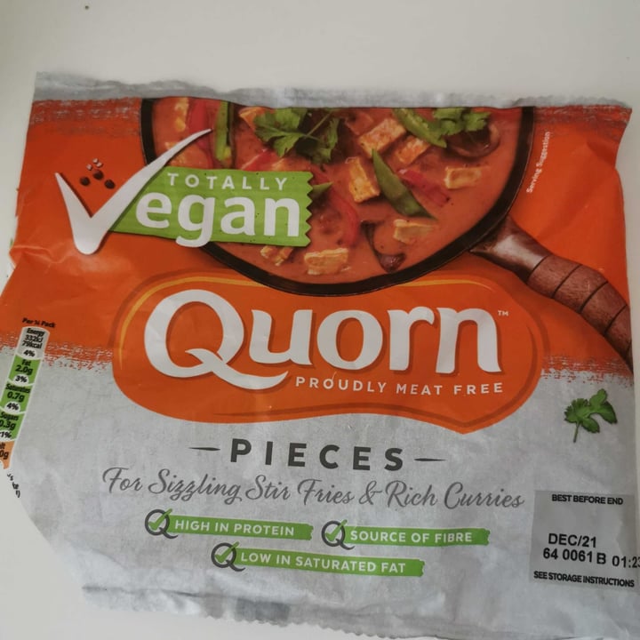 photo of Quorn Vegan Pieces shared by @dudagraziano on  27 May 2020 - review