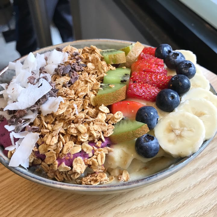 review photo of ÍAÇA Superfood Bar Cupuaçu Açaí Bowl shared by @violachen on 16 Jun 2020 - review