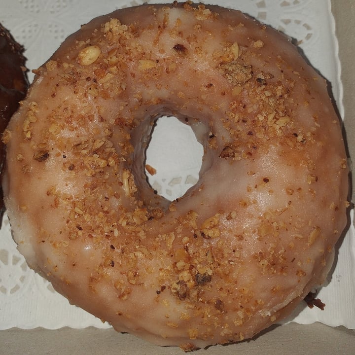 photo of Hulis Donuts Apple Crumble Donut shared by @tanija on  05 Sep 2021 - review