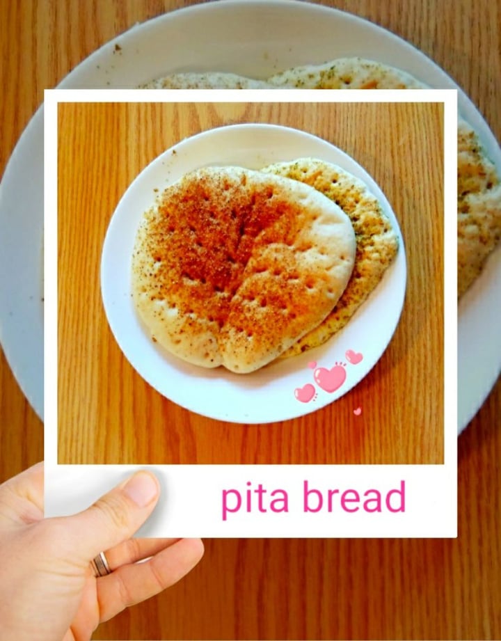 photo of Pita Bakery Pita Bread, Hummus and Tahini shared by @choyyuen on  15 Nov 2019 - review