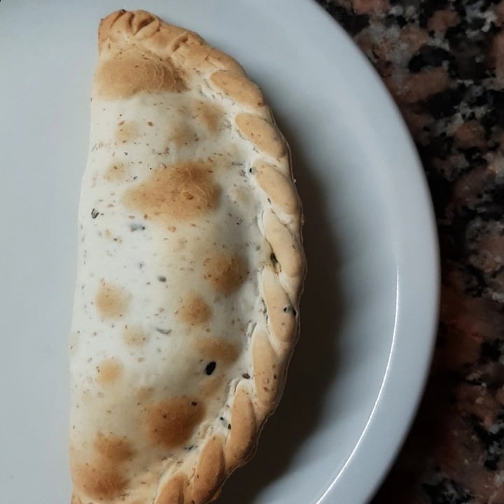 review photo of Olivia Pizzas & Empanadas Empanada De Verduras shared by @adiloretto on 24 Sep 2021 - review