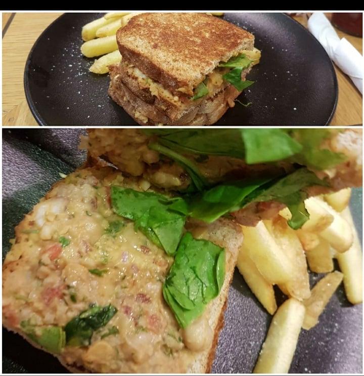 photo of Mugg & Bean Toasted chickpea mayo sandwich shared by @sunshineyum on  10 Jan 2020 - review