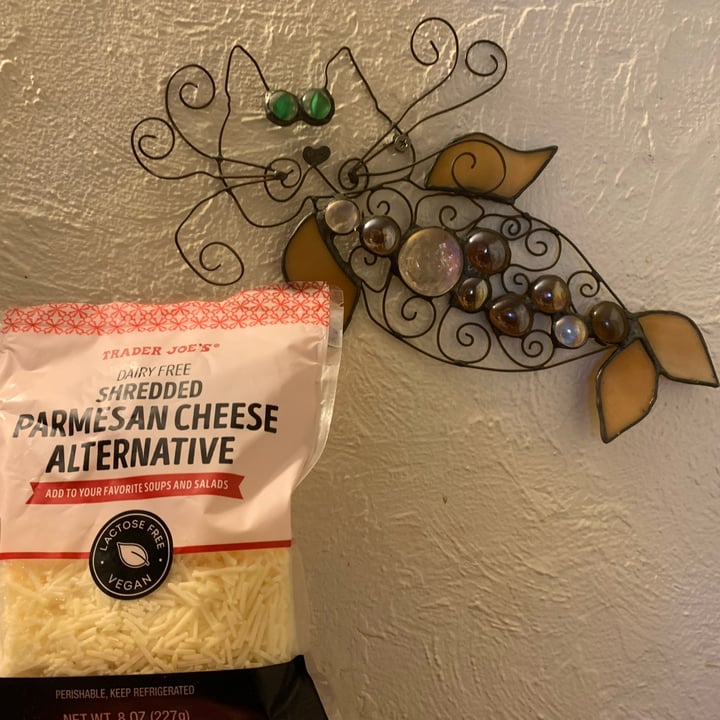 photo of Trader Joe's Dairy-free shredded parmesan cheese alternative shared by @unejanie on  30 Dec 2021 - review