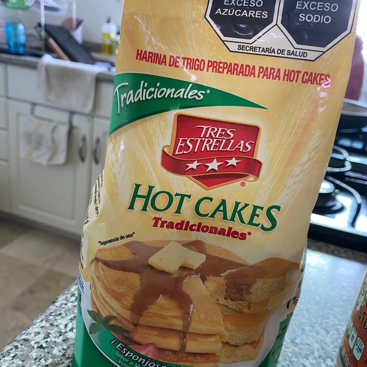 photo of Tres estrellas Hot Cakes Tradicionales shared by @blankapola on  05 Sep 2021 - review