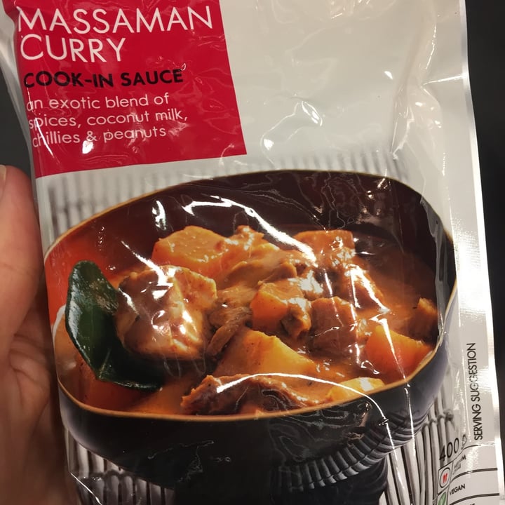 photo of Woolworths Food Massaman Curry sauce. shared by @lollygreve on  14 Aug 2020 - review