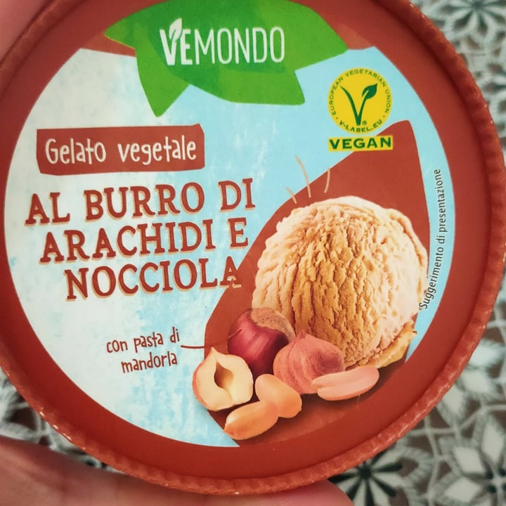 photo of Vemondo  gelato barattolino shared by @ggiorgyfr on  31 Aug 2022 - review