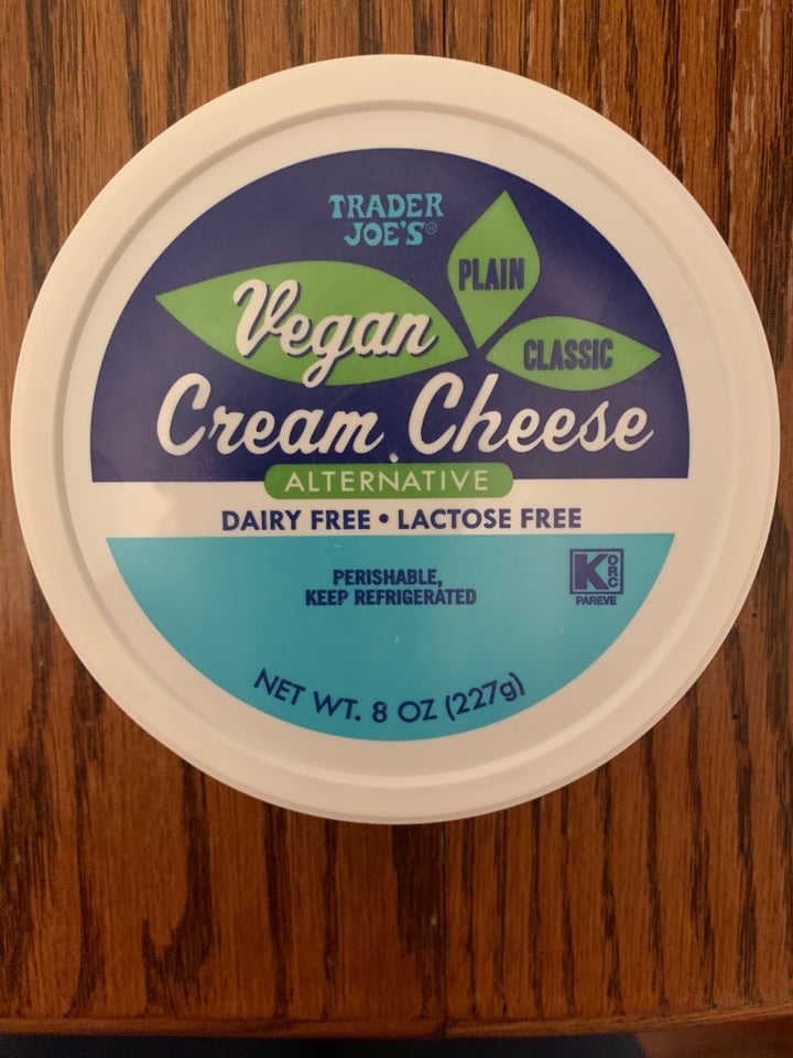 photo of Trader Joe's Vegan Plain Cream Cheese Classic shared by @pbric1 on  23 Dec 2019 - review