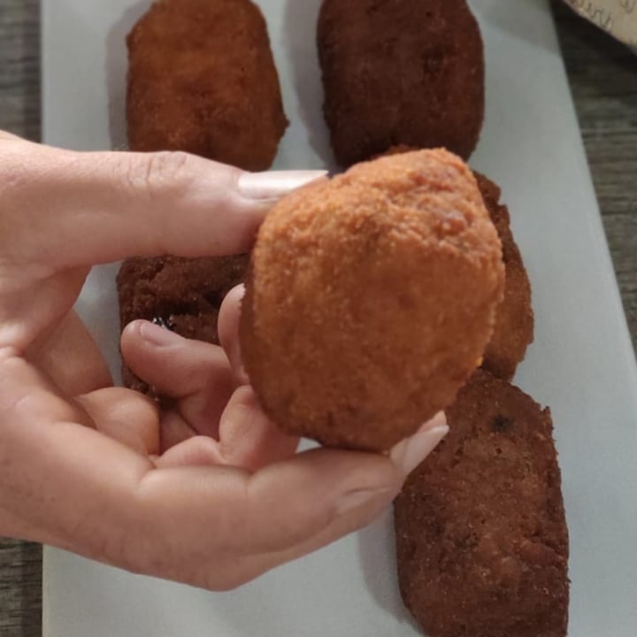 photo of El Perro Gamberro Croquetas shared by @fundacionelhogar on  22 Nov 2020 - review