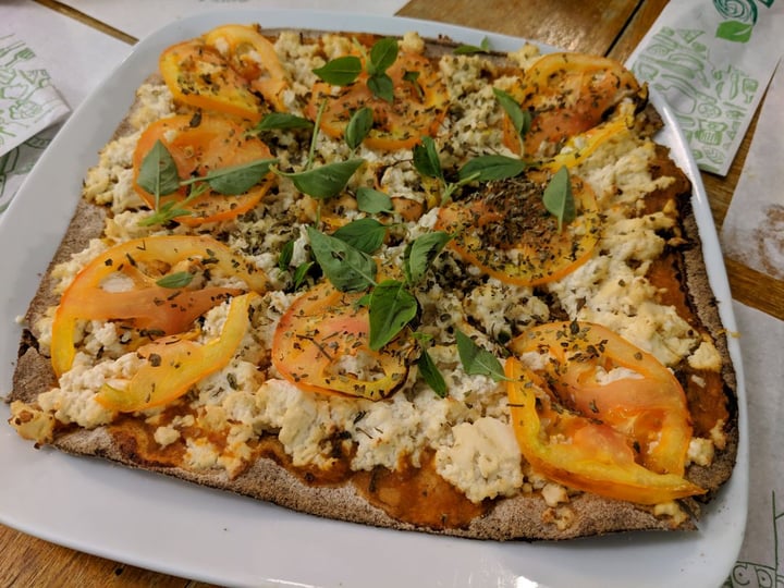 photo of Bio Carioca Tomato & Basil pizza with tofu shared by @paulsbuffet on  13 Feb 2019 - review