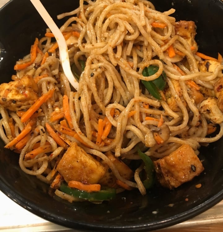 review photo of honeygrow Create Your Own Stir-Fry shared by @urmijain on 19 Oct 2019 - review